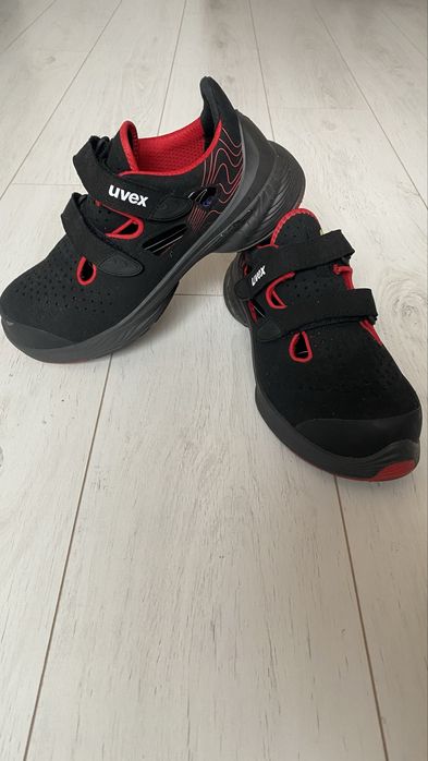 Робочі кросівки uvex