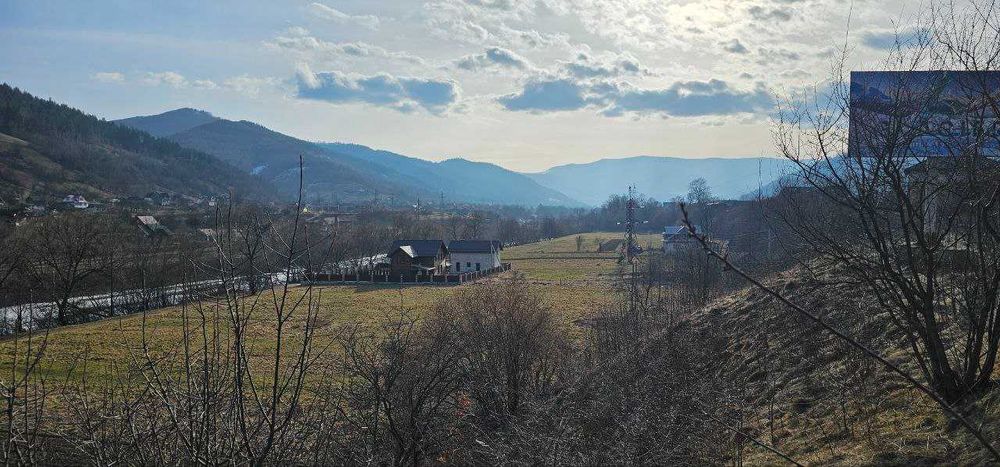 Розкішна земельна ділянка при в’їзді в Яремче, 17 сот, поштова адреса.