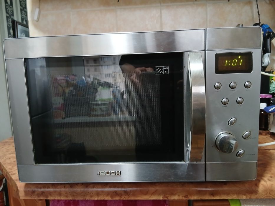 Микроволновка Bush,Рабочая
