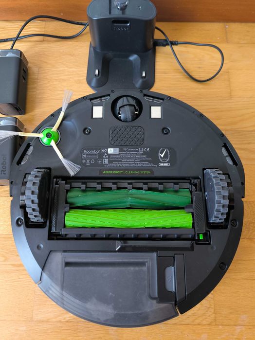 Aspirador Robô IROBOT Roomba e6 + Oferta de Acessórios de substituição