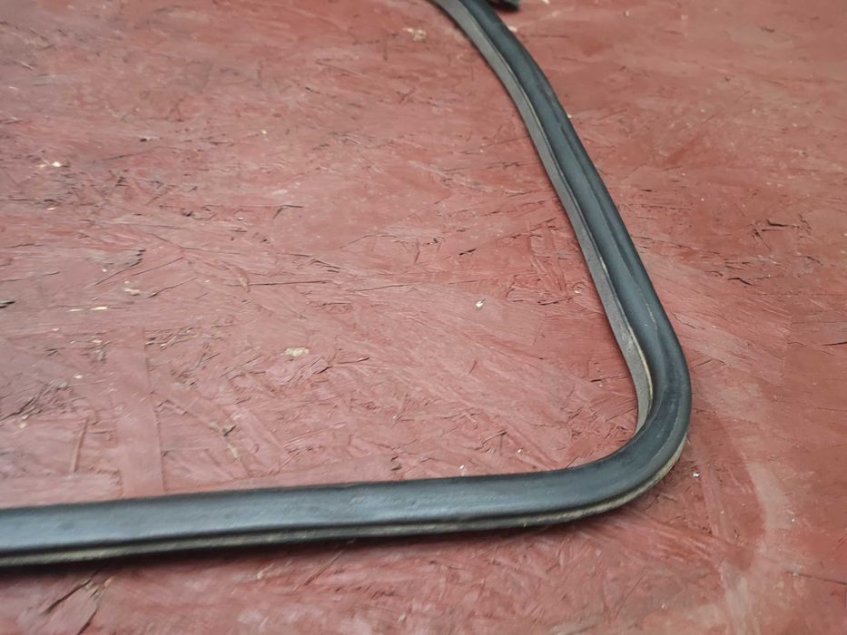 BMW E36 COUPE ORYGINALNE Uszczelki drzwi Lewa Prawa dobry stan OEM