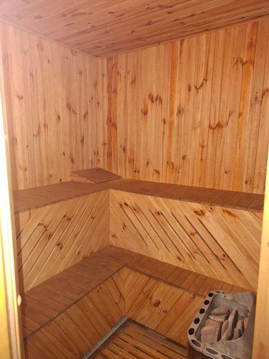 Продаж готелю з власною територією