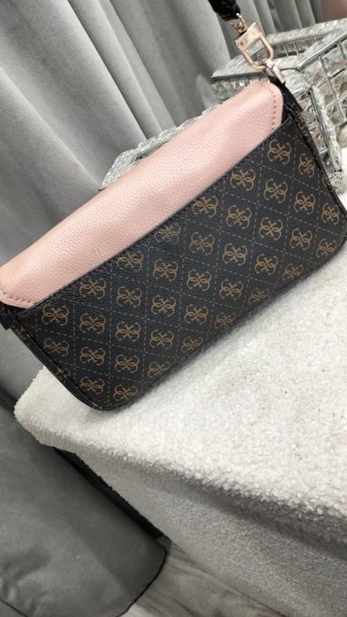 Torebka Guess monogram