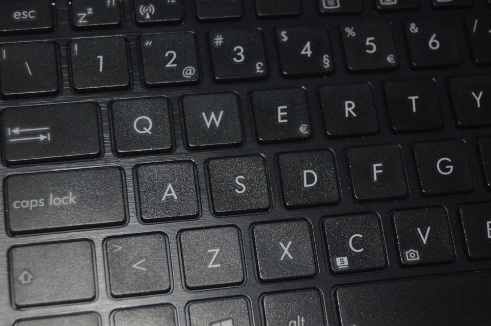 ASUS X552L (I7-4510U, 8GB, GT820M, SSD 240GB) Como Novo!64409188286082124