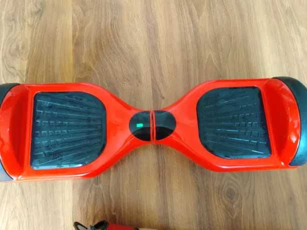 Deskorolka elektryczna z głośnikami i bluetoothem