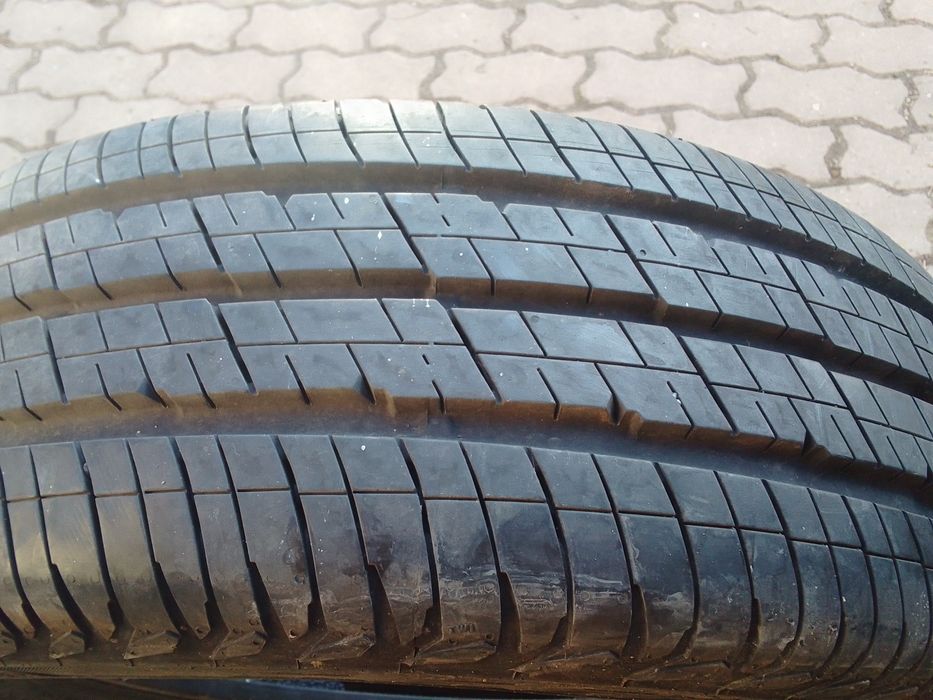 1 Opona letnia 215/65r16C CONTINENTAL 9mm
