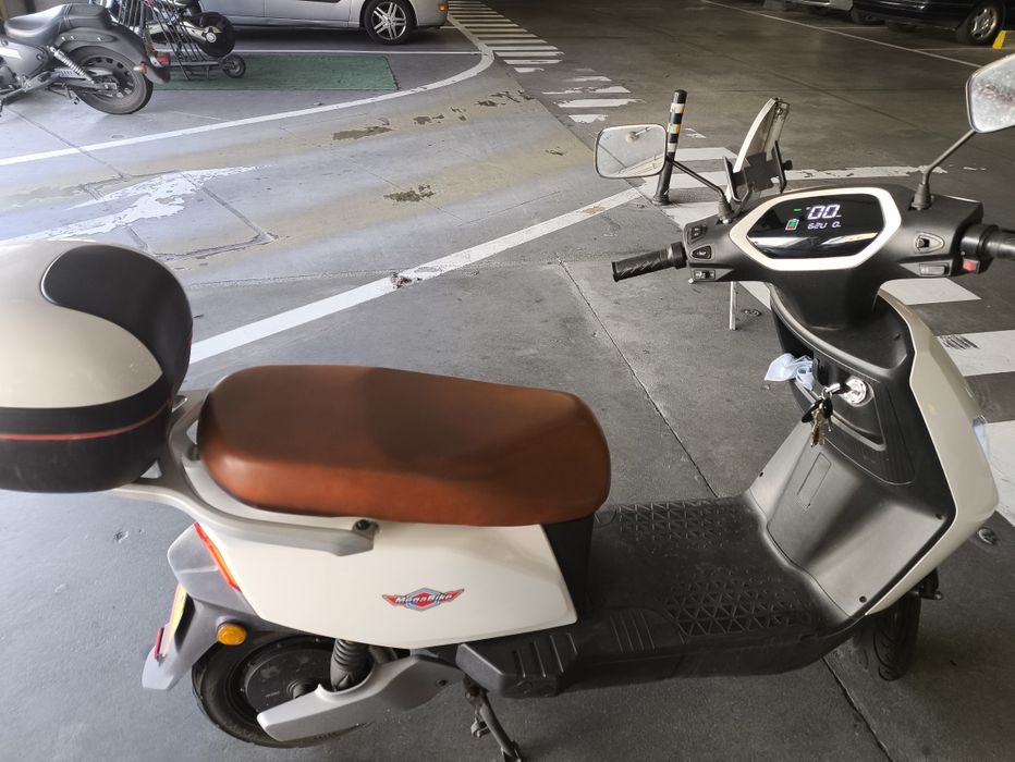 Moto electrica city batería litio 60 v 30 ah