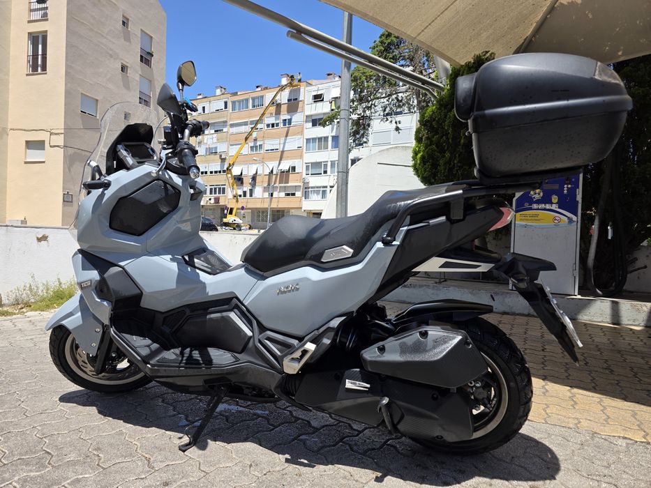 Scooter Sym ADX 125