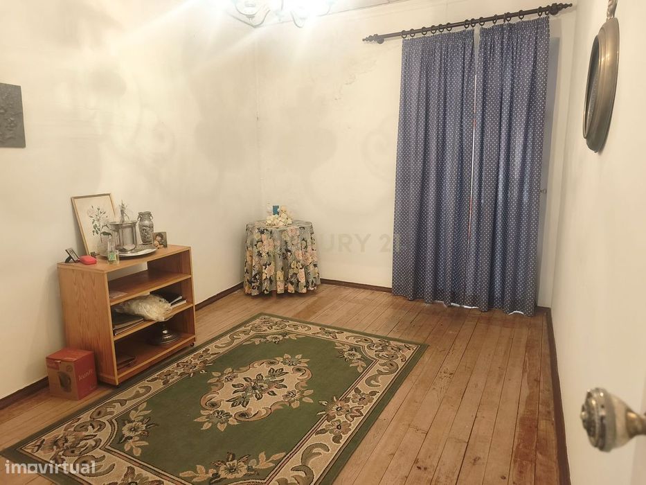 Espaçosa Propriedade para Recuperação em Elvas, Portalegre