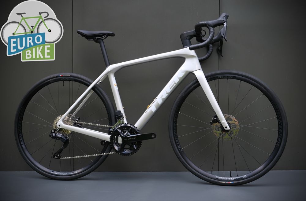 Новий шосейний велосипед Trek Domane SL 6 Shimano 105 Di2 (2025)