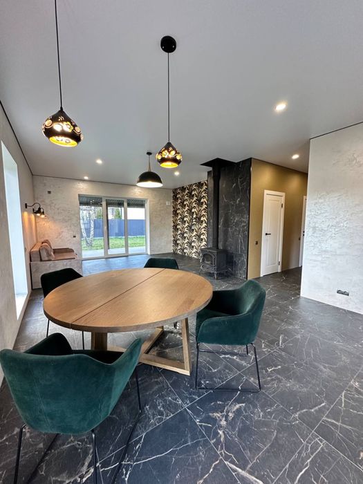 Будинок біля озера з новим ремонтом на 6 сотках. Два види опалення !