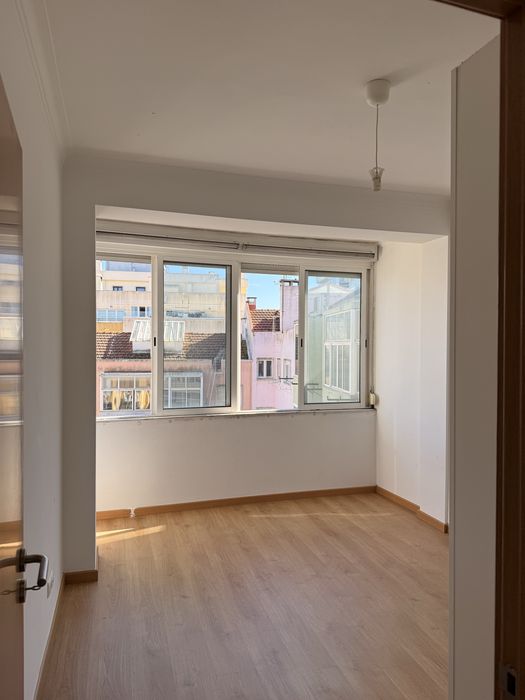 T2 Algés junto finanças