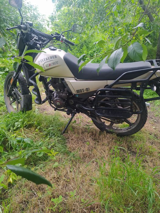 Шинерай интрудер 200