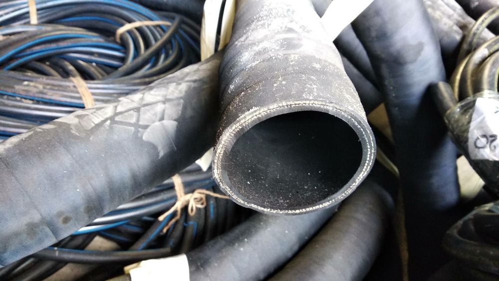 Всасывающий шланг на бензовоз мотопомп рукав для выкачки гофрированный