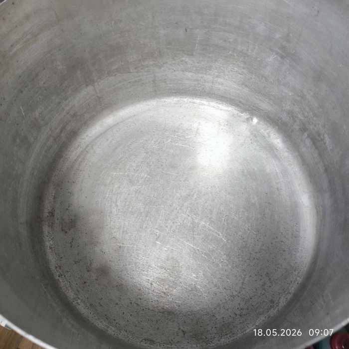 Продам кастрюлю 20л