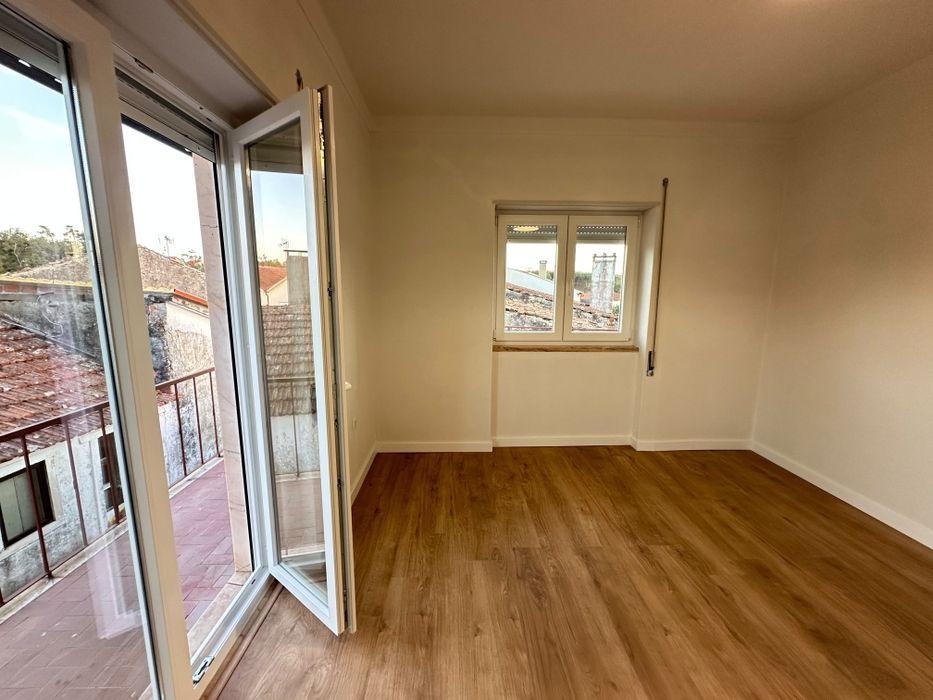 T4 com 144m² + Sótão 63m² + Quintal 25m²