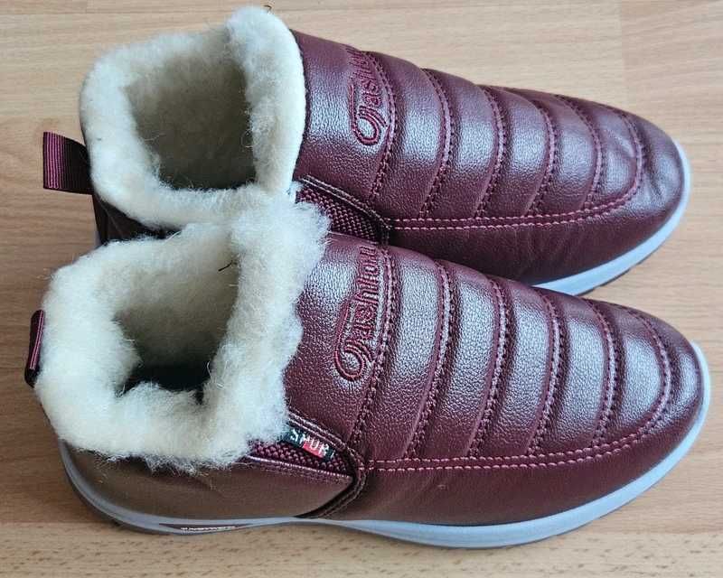 Bordowe damskie śniegowce wodoodporne z futerkiem ocieplane zimowe