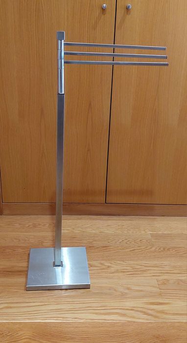 Toalheiro de pé 3 barras