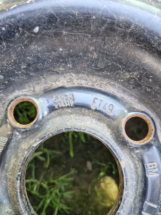 Siedem stalowych felg R14 5.00B x14H ET44.