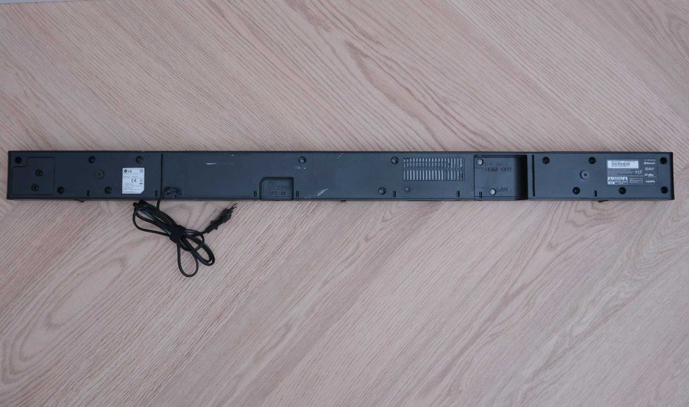 LG LAS655K - Soundbar 2.1 + subwoofer bezprzewodowy