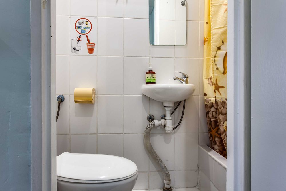 Комфортний жіночий номер в центрі Львова з санвузлом