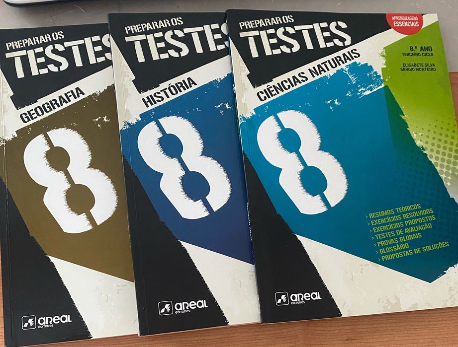 Livros de atividades e preparação testes 8 ano