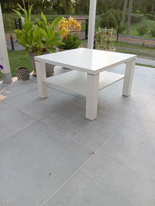 Stolik kawowy, biały stolik