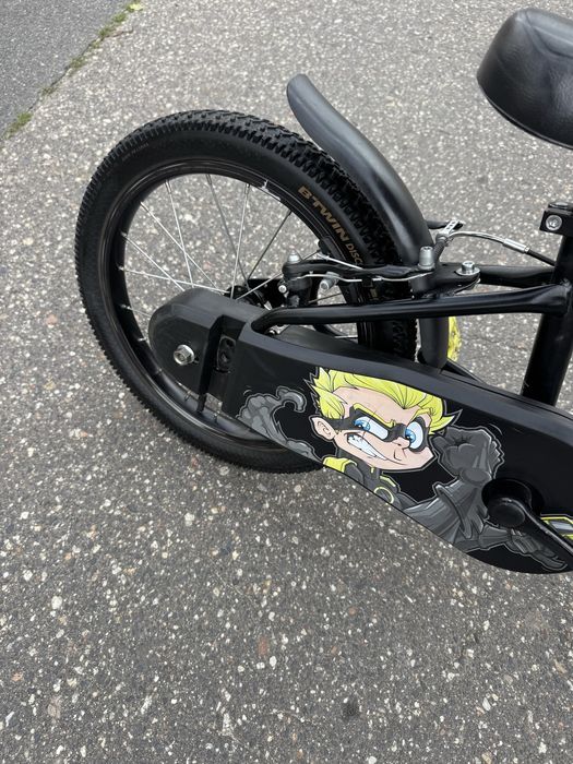 Rower Btwin 16 cali  Dark Hero  500 Decathlon Dla Dziecka Discover