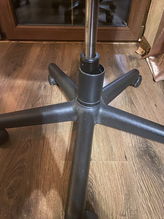 Skórzany fotel biurowy ZA DARMO