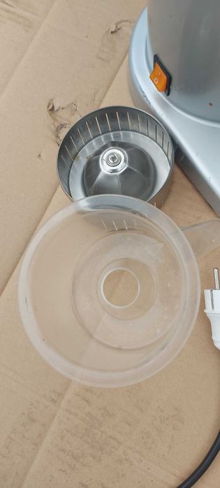 Соковитискач для цитрусових Macap P206 фрешниця Соковижималка