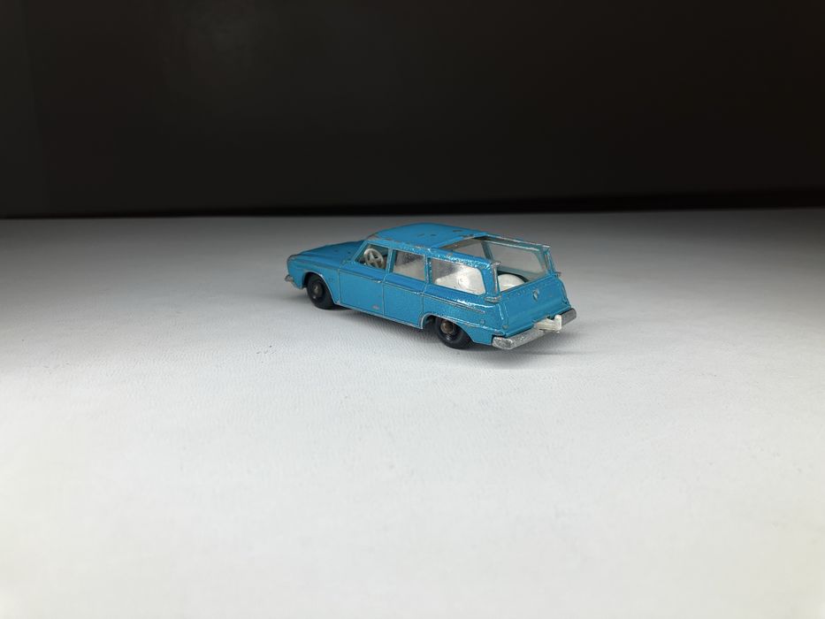 No 42 - Studebaker Lark Wagonaire - Matchbox Lesney