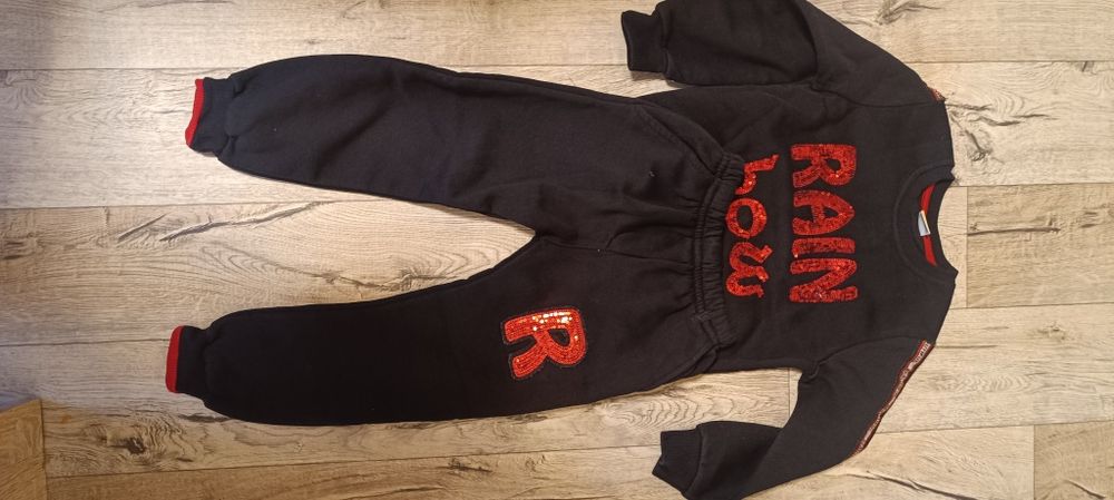 Костюм для дівчинки з жилеткою