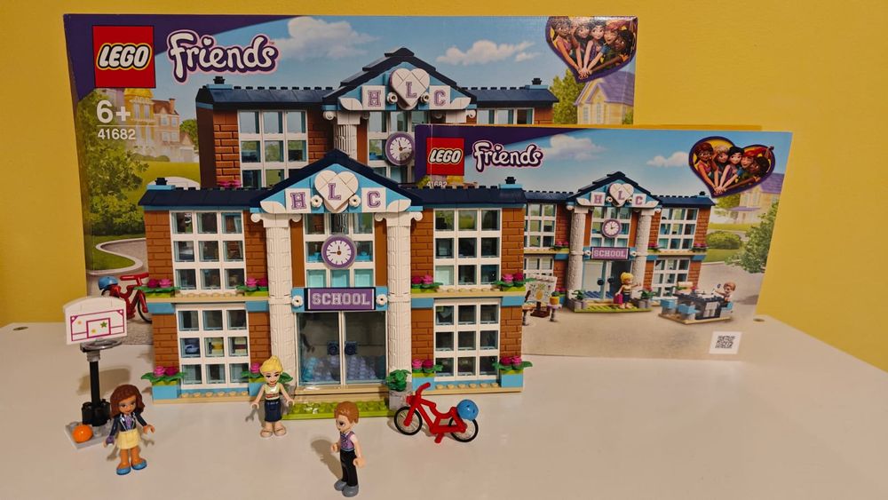 LEGO Friends 41682 Szkoła w mieście Heartlake