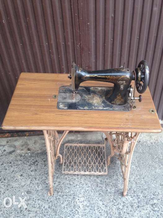 Máquina de Costura Singer