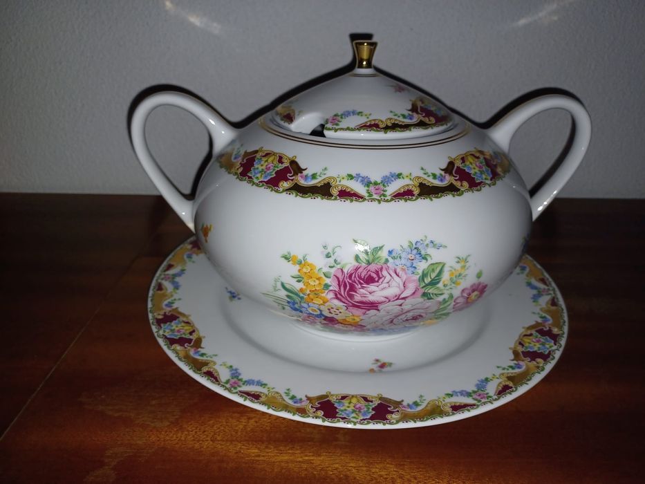 Porcelain Collectible Items