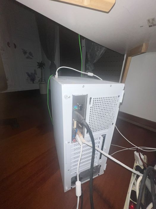 Computador PC vendo