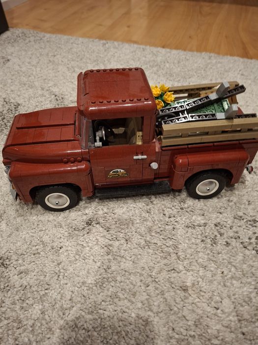 Lego pickup truck