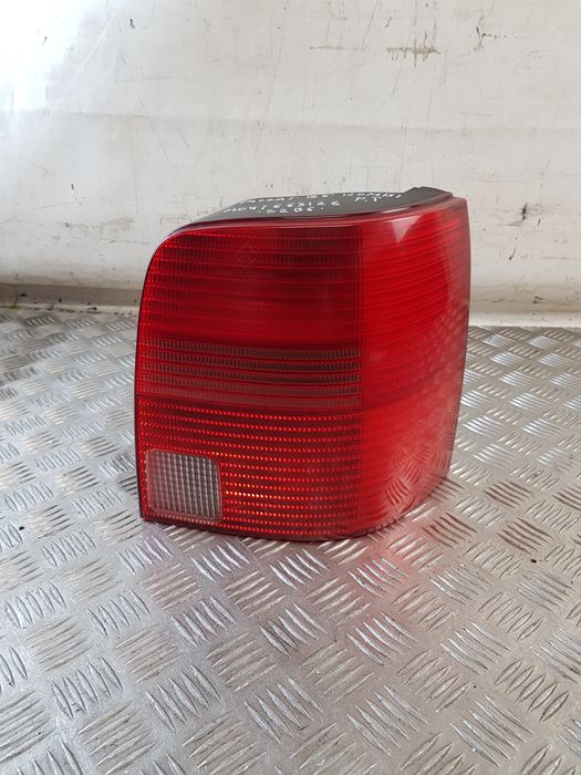 Lampa Prawa Tył Wkład 3B9945112F Vw Passat B5 Kombi 97R- Europa