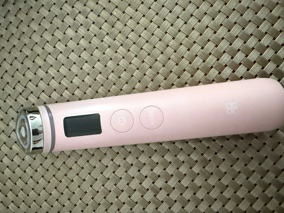 Urządzenie do pielęgnacji twarzy MEDICUBE AGE-R Booster Pro Różowy