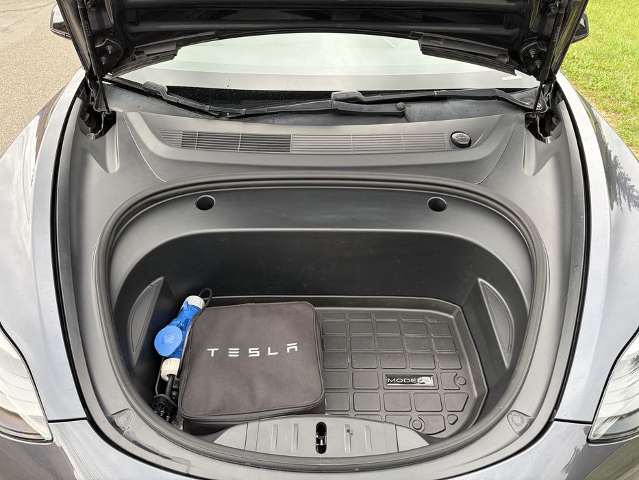 Tesla Model 3  2021 рік