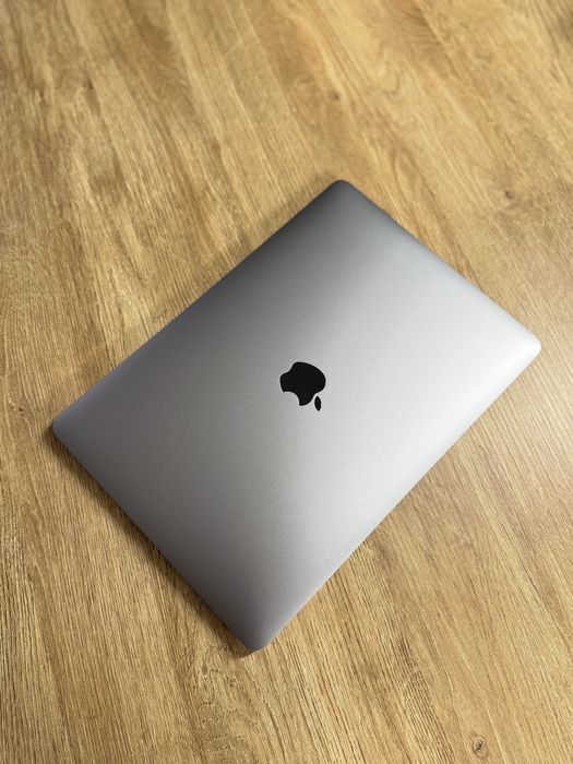 MacBook Pro 13” 2020 Space Gray — M1/8GB/256GB — Рідна Батарея: 100%
