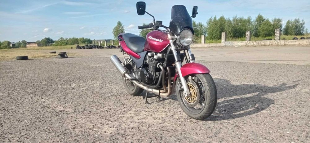 Kawasaki zr7 750