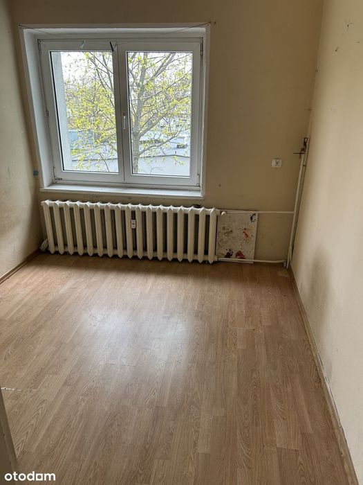 Przestronne mieszkanie do remontu.