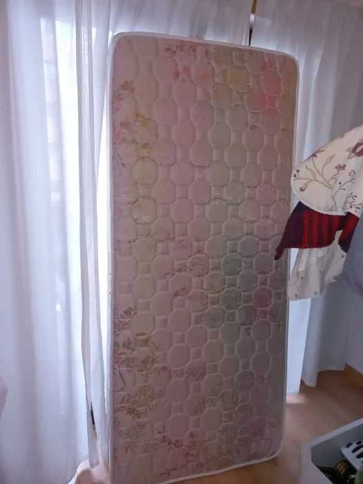 Colchão para cama solteiro  1,83cm x 80- Odivelas