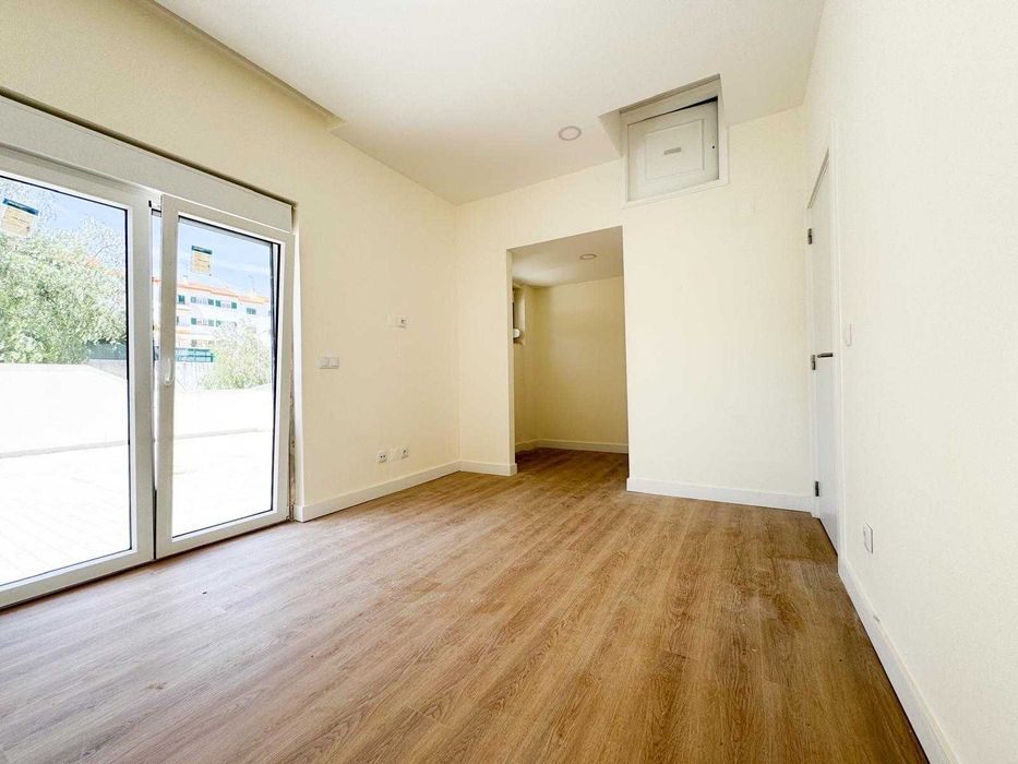 T1 totalmente renovado com grande terraço – Alverca do Ribatejo