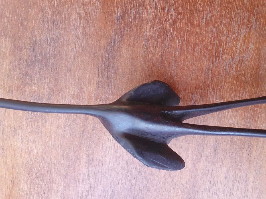 Estatueta de um pássaro