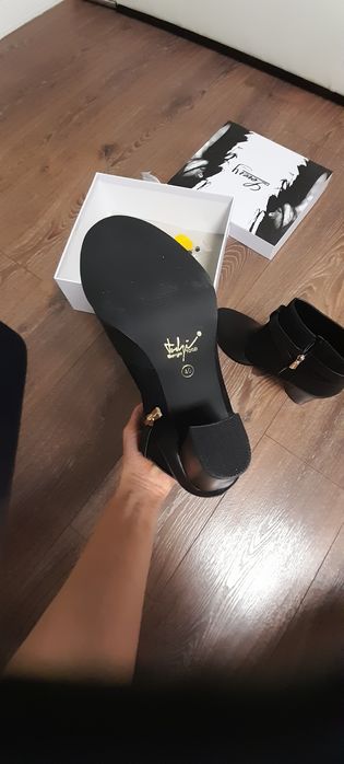 Nowe czarne botki rozm 40