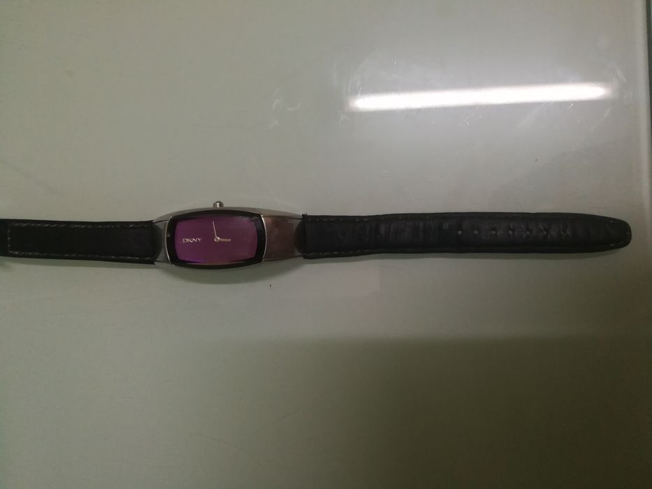 Relógio feminino  de "DKNY "