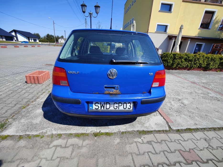 Sprzedam Volkswagen Golf IV z 2000 roku