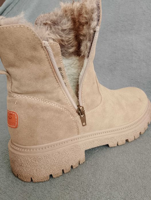 Buty zimowe damskie.